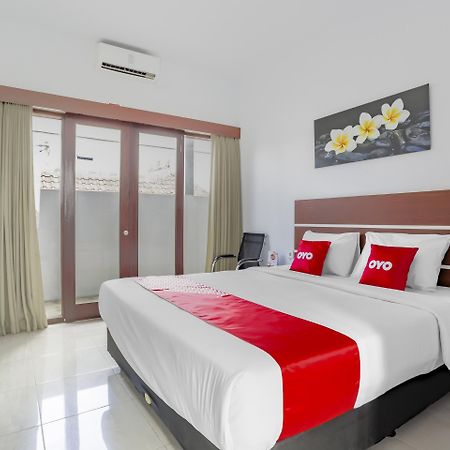 Oyo 3852 Valomia Guest House Денпасар Екстериор снимка