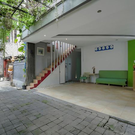 Oyo 3852 Valomia Guest House Денпасар Екстериор снимка