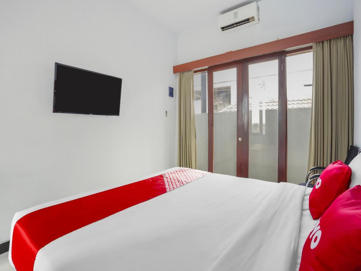 Oyo 3852 Valomia Guest House Денпасар Екстериор снимка