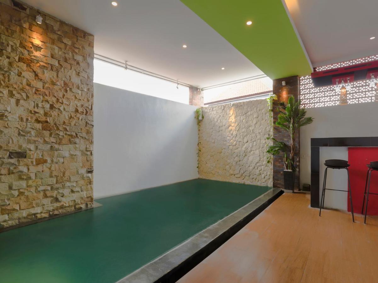 Oyo 3852 Valomia Guest House Денпасар Екстериор снимка