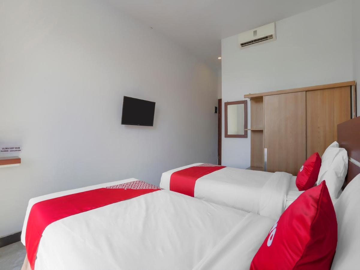 Oyo 3852 Valomia Guest House Денпасар Екстериор снимка