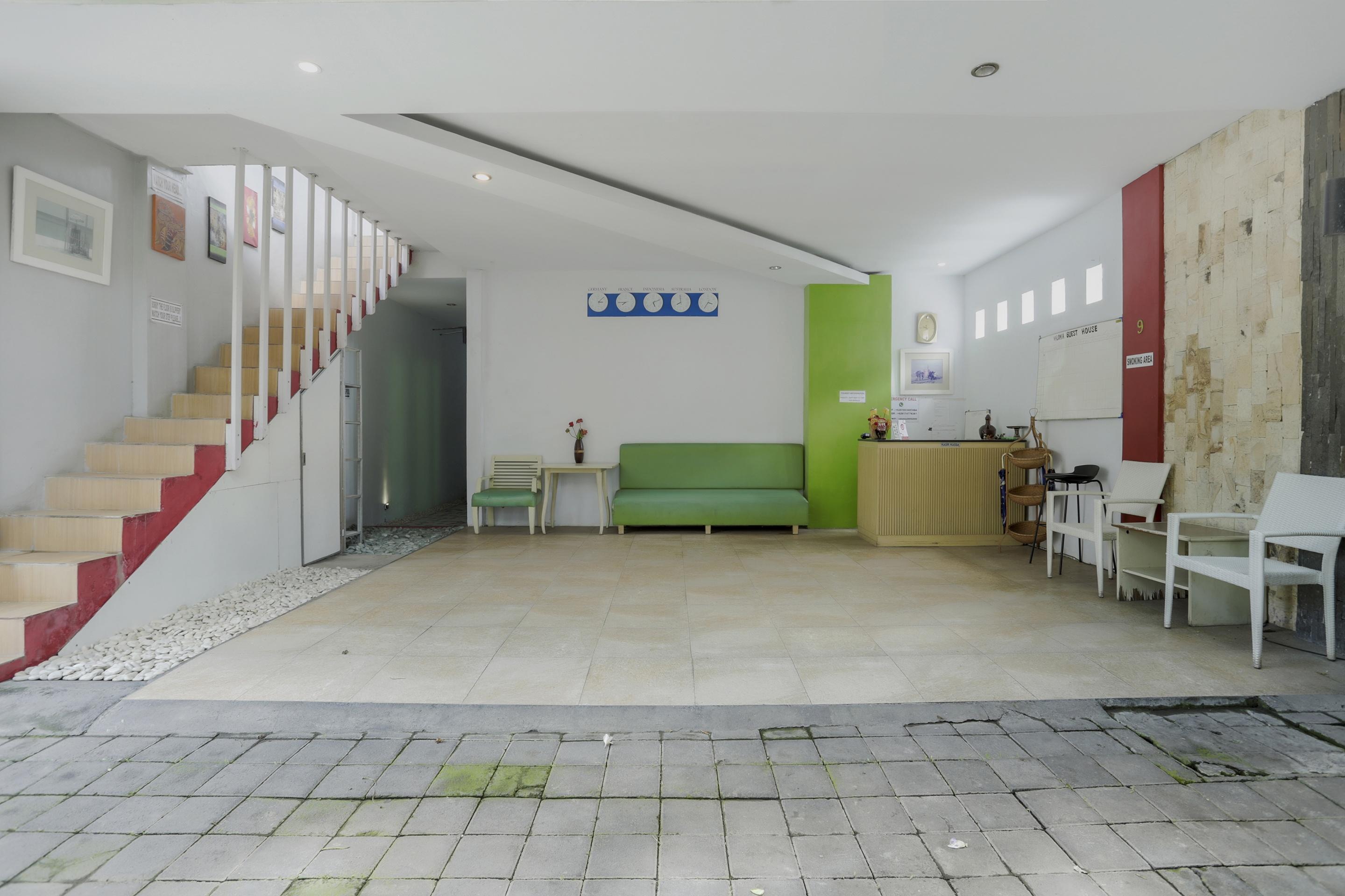 Oyo 3852 Valomia Guest House Денпасар Екстериор снимка