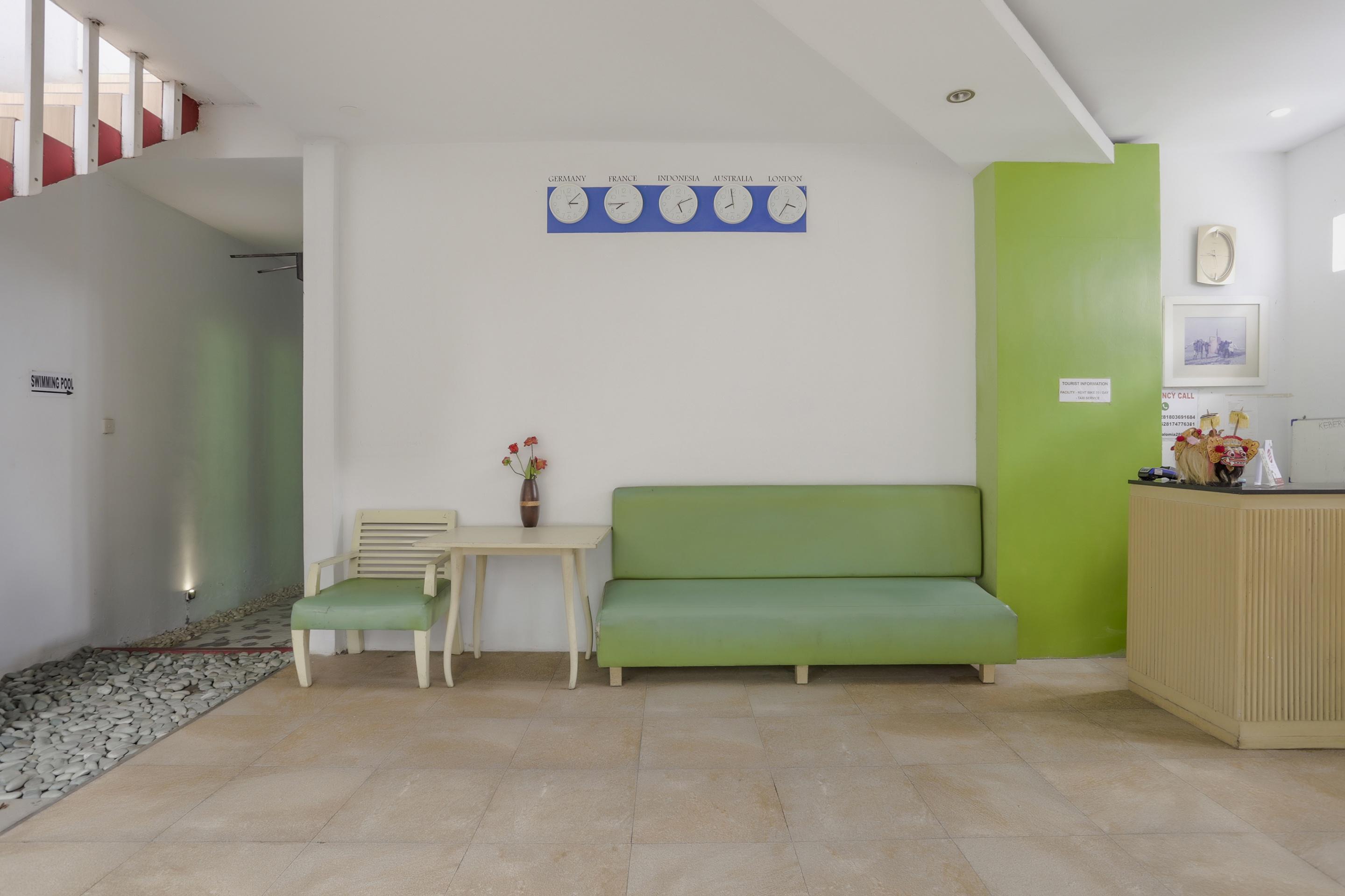 Oyo 3852 Valomia Guest House Денпасар Екстериор снимка