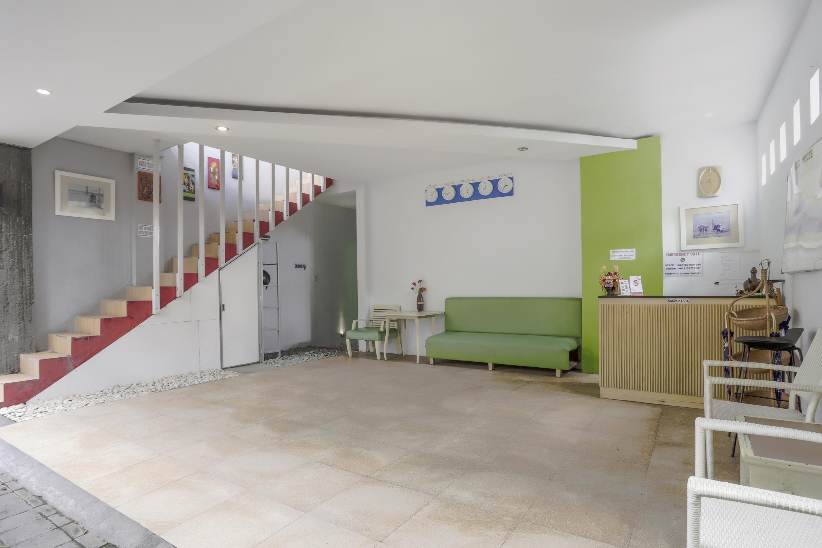 Oyo 3852 Valomia Guest House Денпасар Екстериор снимка